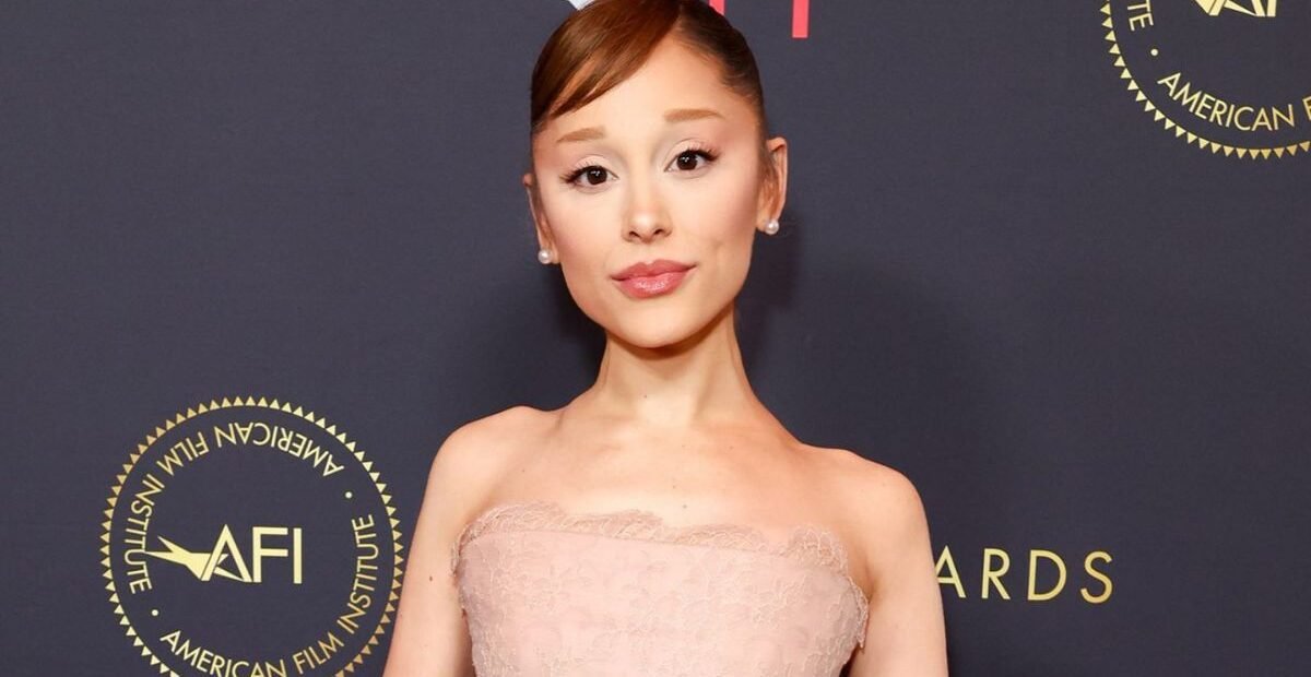 Ariana Grande Reveals Full Tracklist for Petal