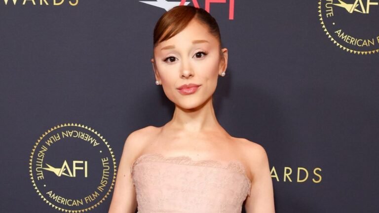 Ariana Grande Reveals Full Tracklist for Petal
