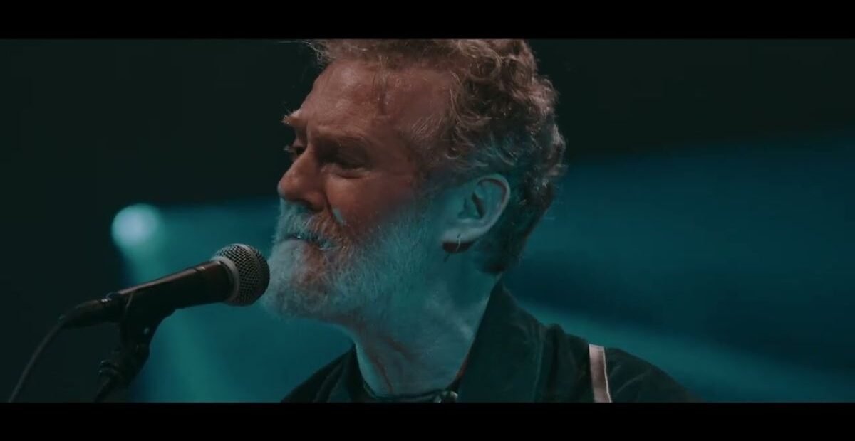 Glen Hansard Shares New Single “High Hope” Ahead of Live Retrospective Release